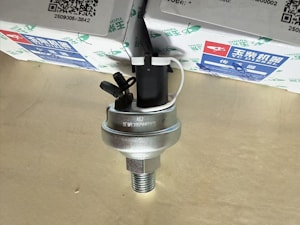 Датчик давления и температуры L4700-38231G0  